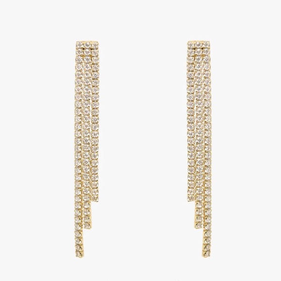 Cupcakes & Cashmere The Madeline Earrings - Picture 1 of 3